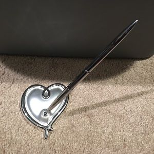 Wedding pen with stand